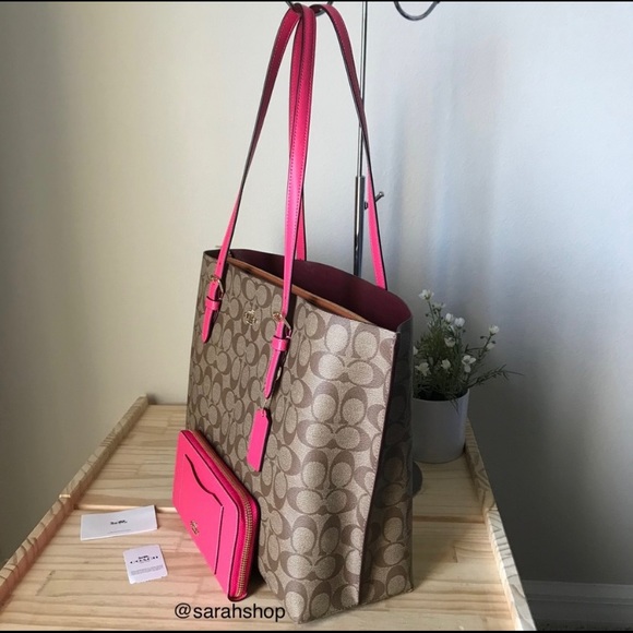 Coach Set - Picture 2 of 5